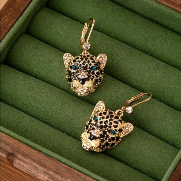 Leopard Head Shaped Earrings - Picture 1 of 4